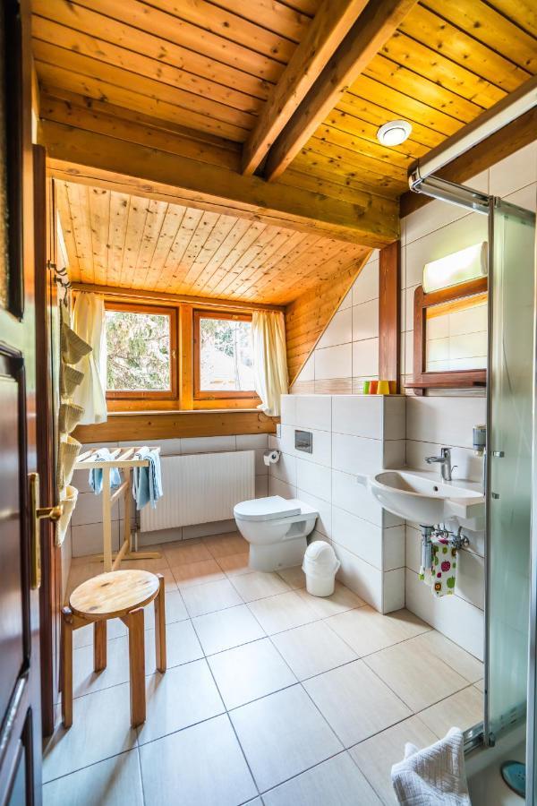 エステルゴム Szent Kristof Panzio Bed & Breakfast エクステリア 写真