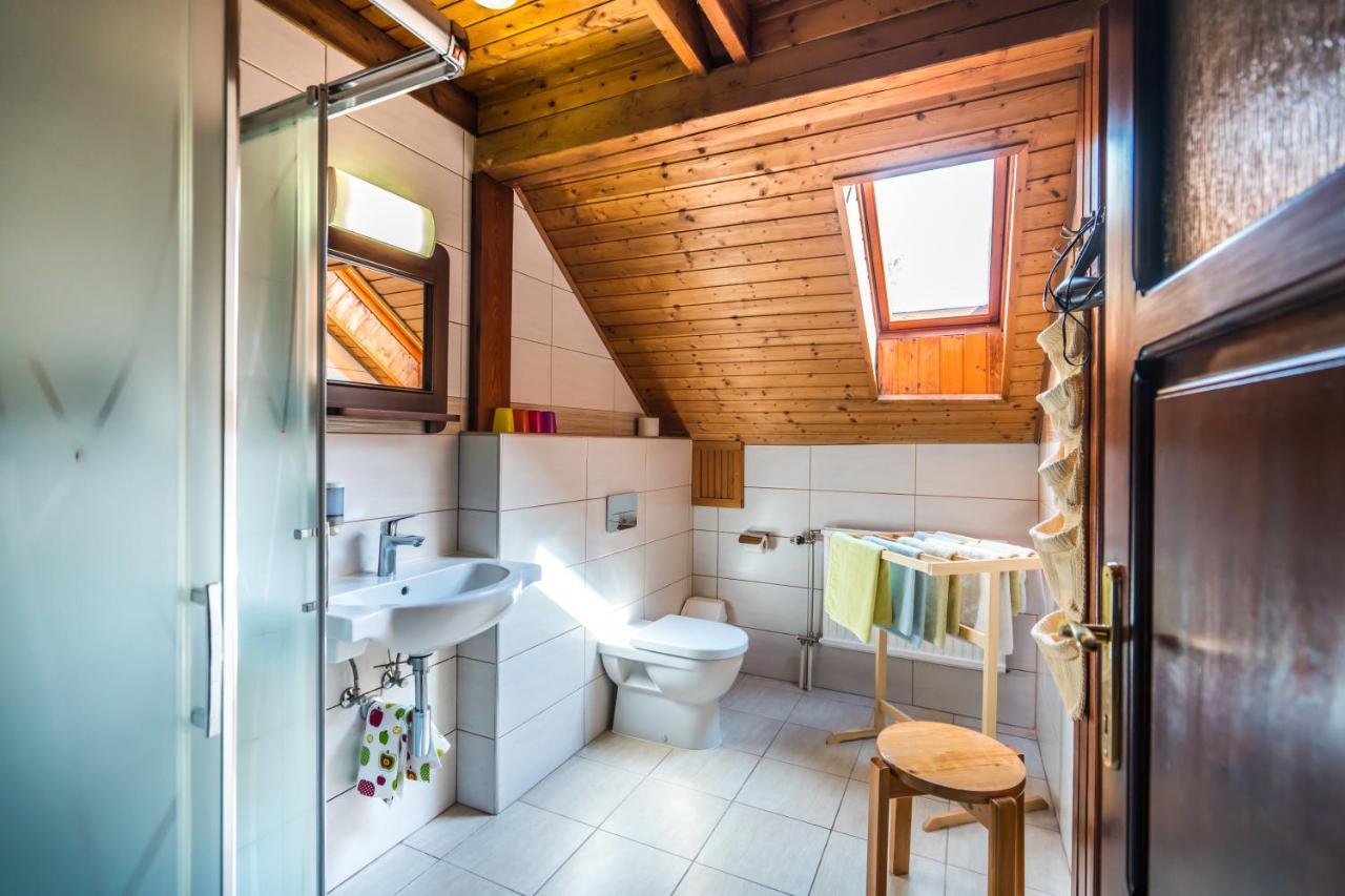エステルゴム Szent Kristof Panzio Bed & Breakfast エクステリア 写真